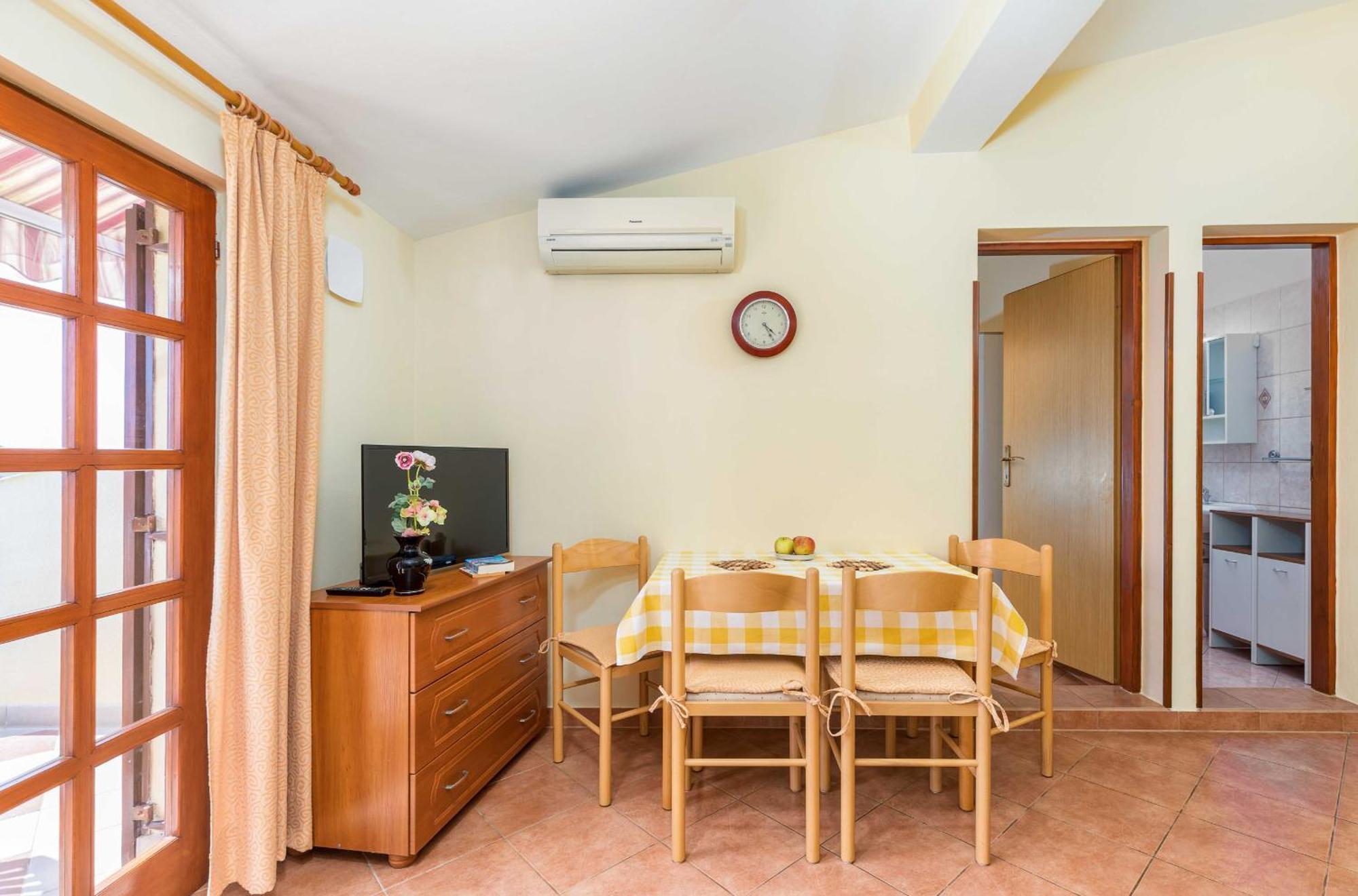 Villa Nada In Fazana - Near The Beach Extérieur photo